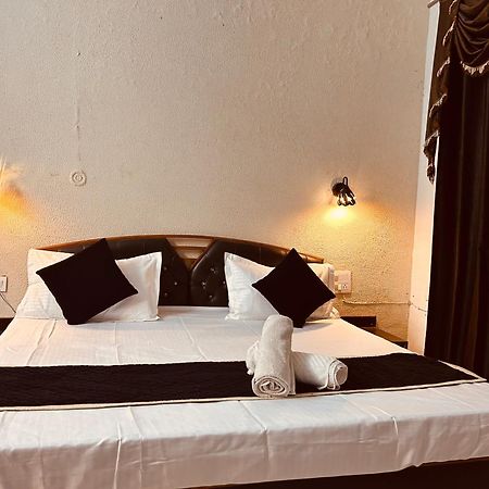 The For You Hotel & Restaurant Rishīkesh Eksteriør billede