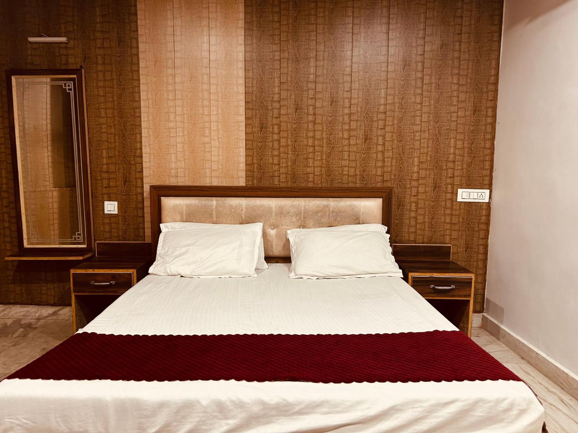 The For You Hotel & Restaurant Rishīkesh Eksteriør billede