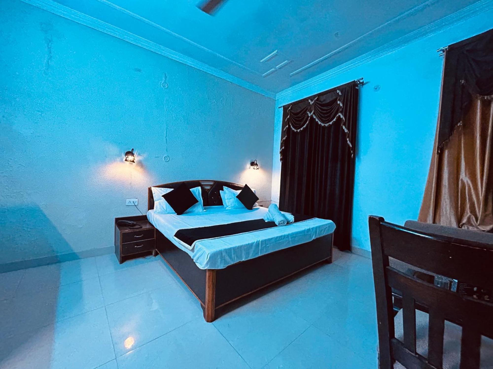 The For You Hotel & Restaurant Rishīkesh Eksteriør billede